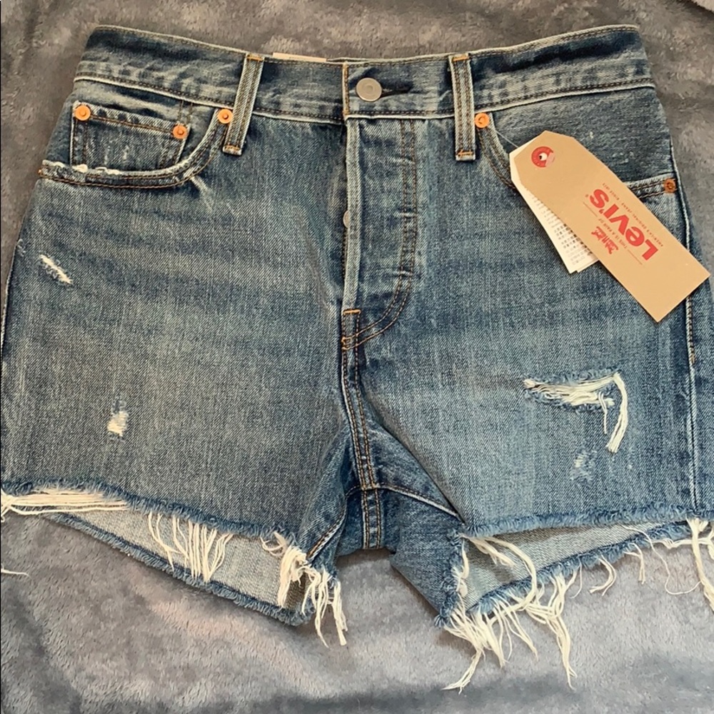 New w tags Levi’s denim shorts high rise
